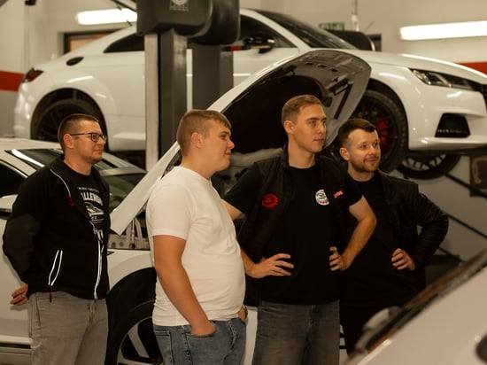 Image of working-mechanics