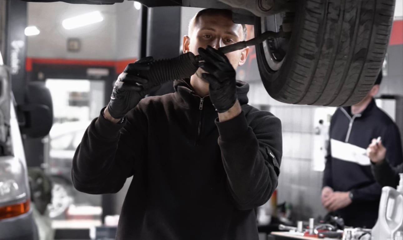 AutoHuB Warsztat samochodowy i Myjnia — zdjęcie 3