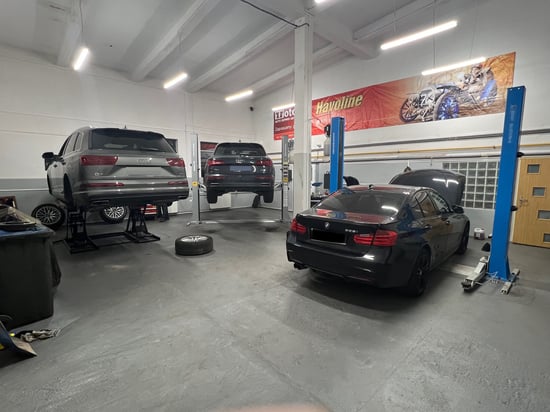 Image of example-cars