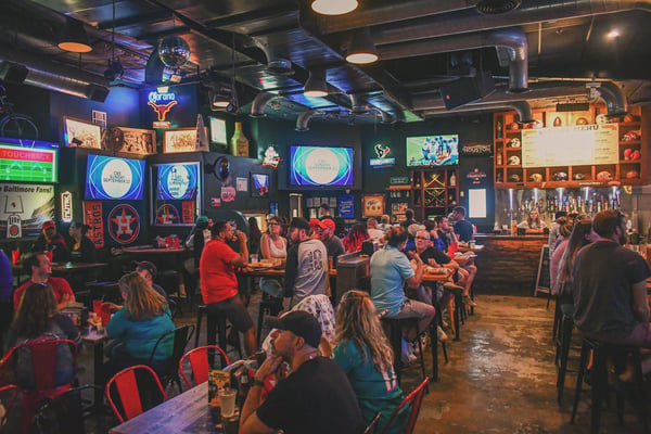 Christian's Tailgate Bar & Grill, 2000 Bagby St #105/106, Houston