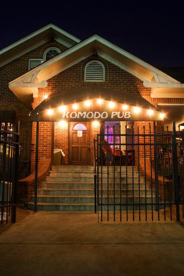 Komodos, 2004 Baldwin St, Houston