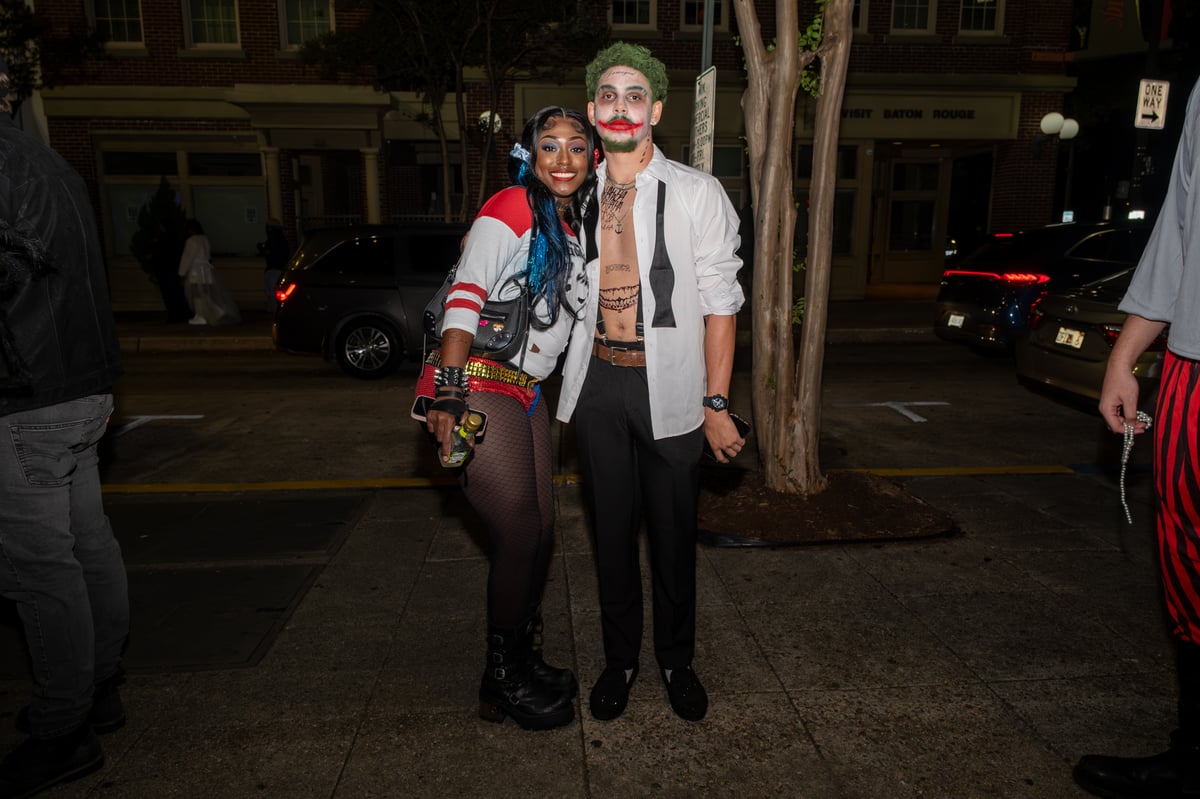 halloween bar crawl (7).jpg