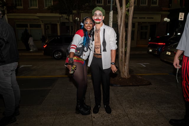 halloween bar crawl (7).jpg