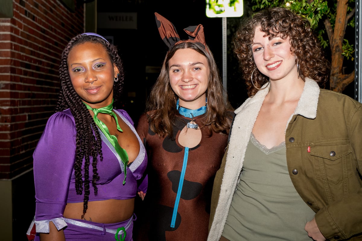 halloween bar crawl (1).jpg