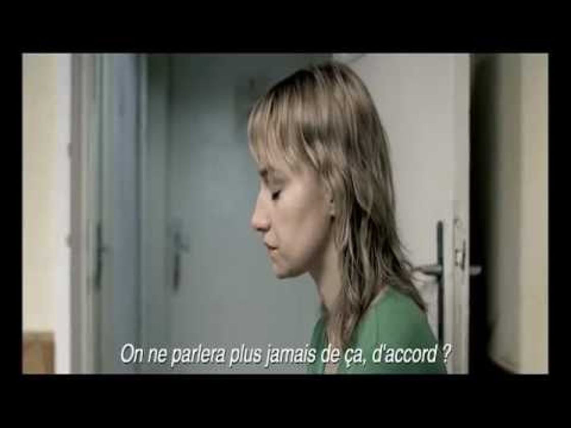 Bande annonce de 4 MOIS, 3 SEMAINES, 2 JOURS