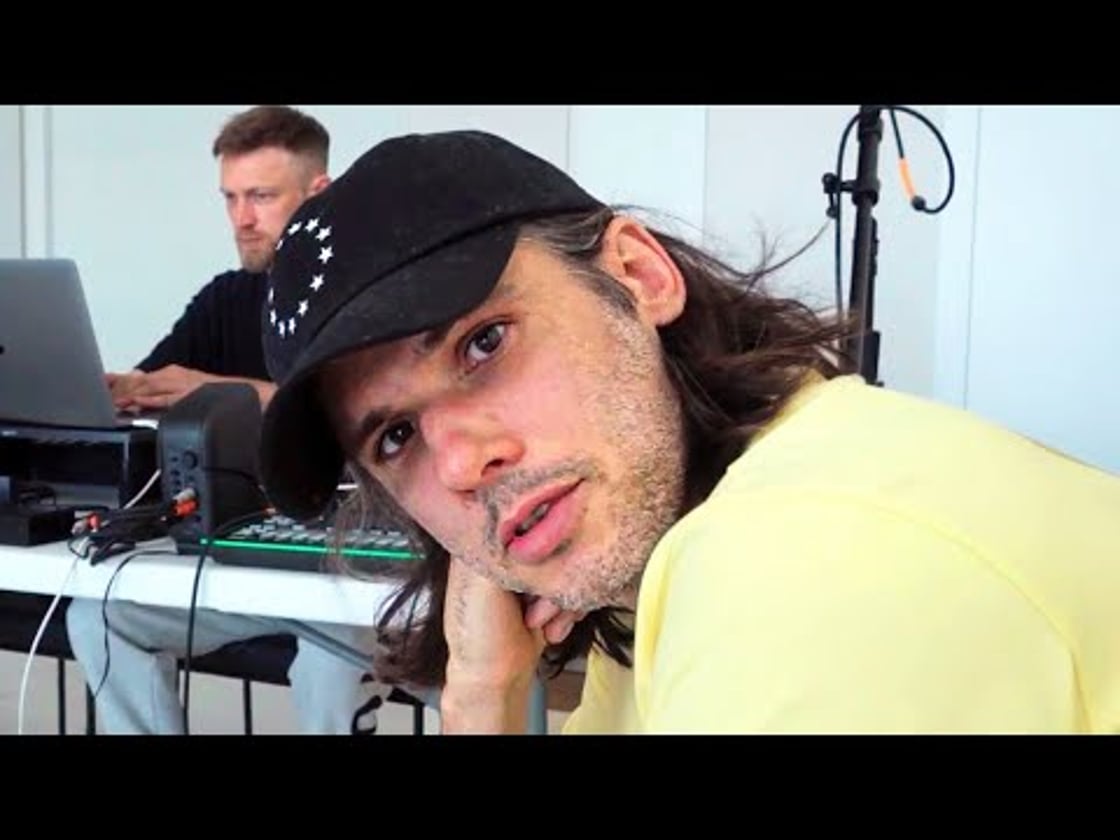 Bande annonce de ORELSAN Montre jamais ça à personne 2