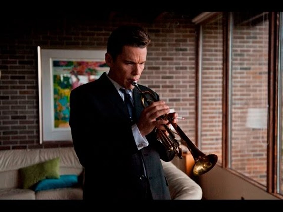Bande annonce de BORN TO BE BLUE (VOST)