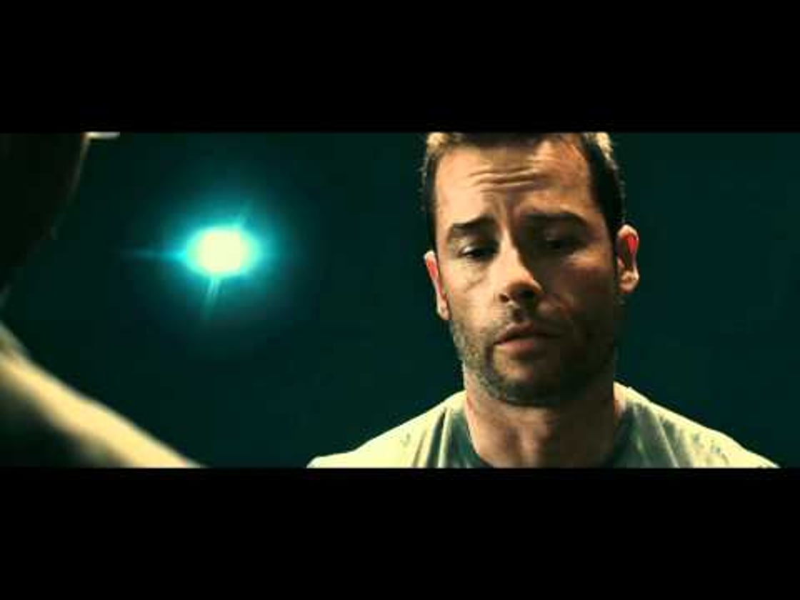 Bande annonce de LOCK OUT (VF)