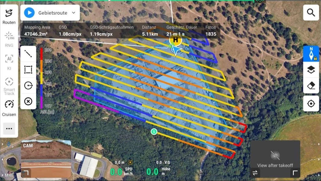 DJI Pilot 2, fertige Gebietsroute über dem Gelände, oben 47.046 m², 1,08 cm/Pixel, 5,11 km, 21 Minuten und 1.835 Fotos.