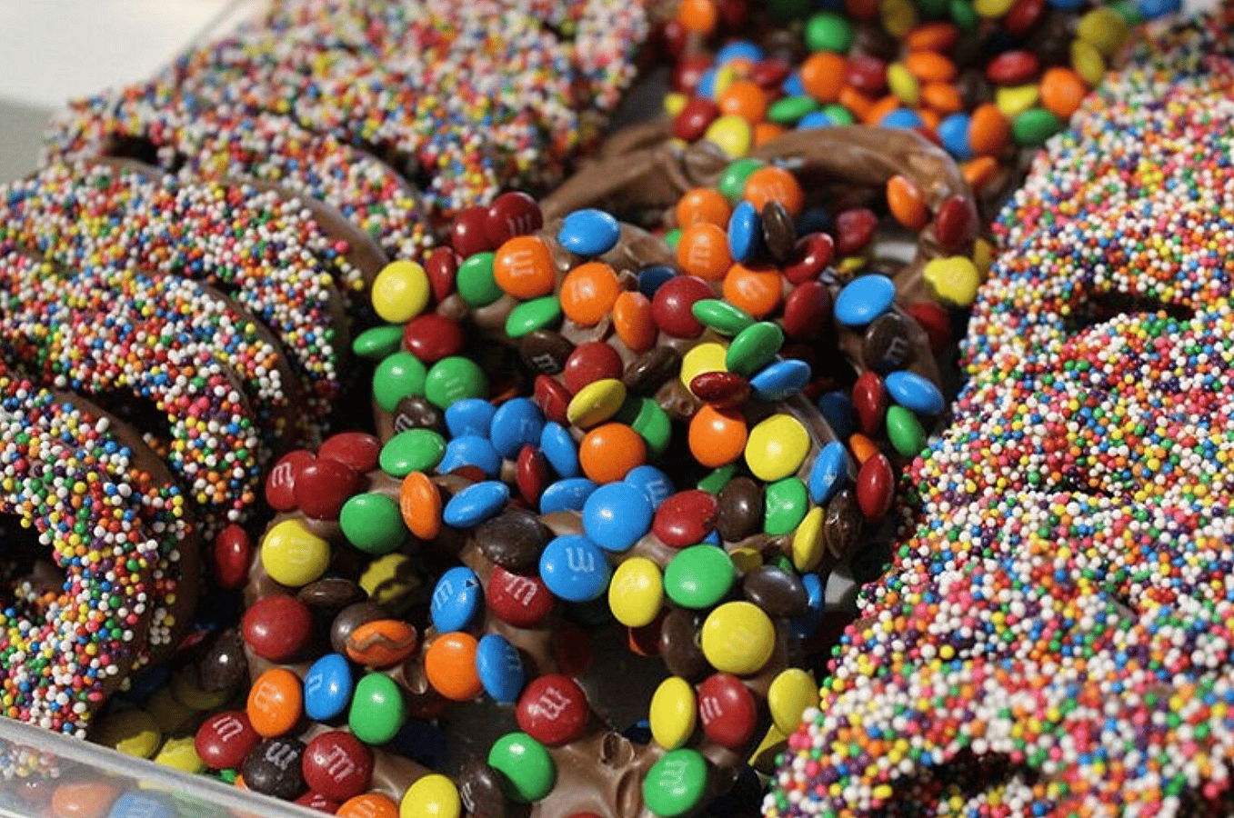 Chocolate Covered Pretzels 6pcs