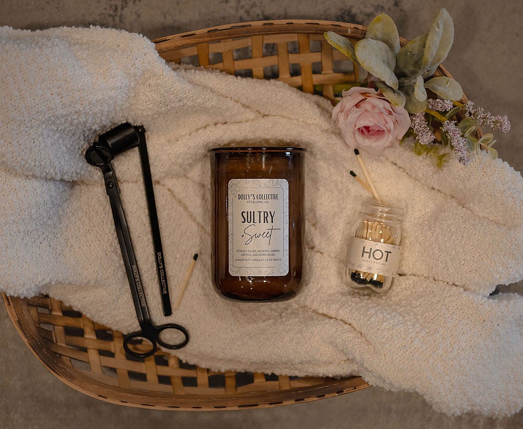 Flower Candle - 12 ounces // 10 Scents