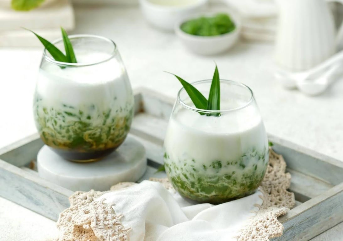 Pandan as natural colorant and flavor infusion in an Indonesian beverage.