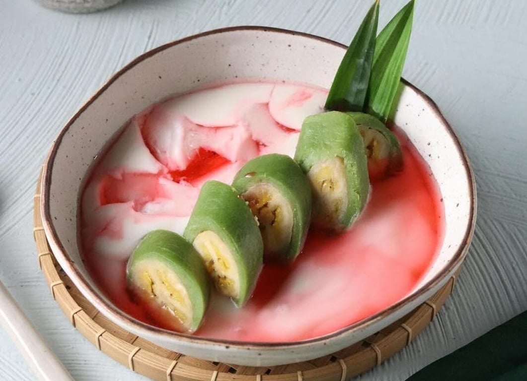 Pandan’s vibrant green hue in a traditional Southeast Asian dessert