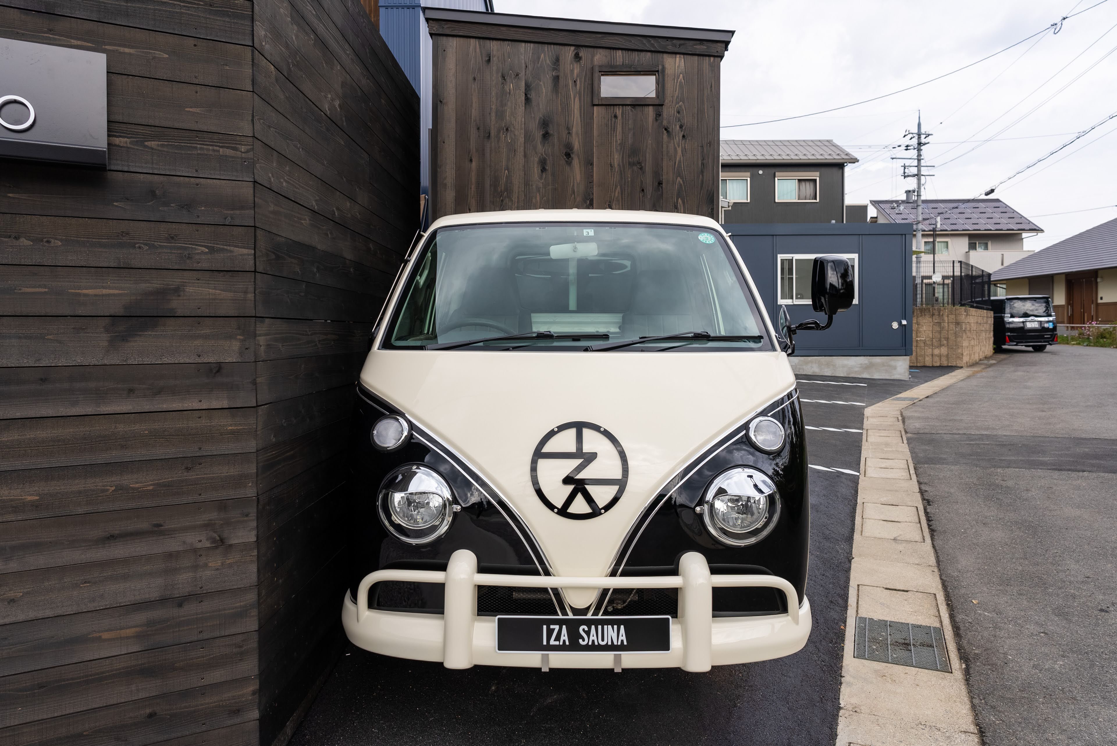 IZA近江舞子　-波-