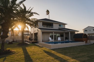 SEADINERS Beachfront Villa99
