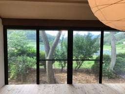 俵屋-大きな屋根の家-