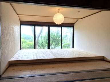 俵屋-大きな屋根の家-