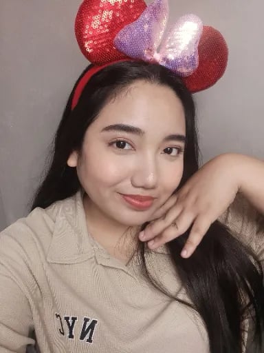 Louise Reglos's avatar