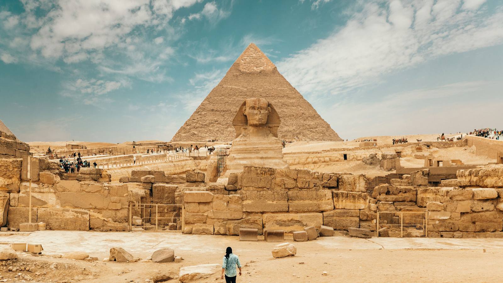 Cairo: Egyptian Museum, Pyramids & Bazaar Tour