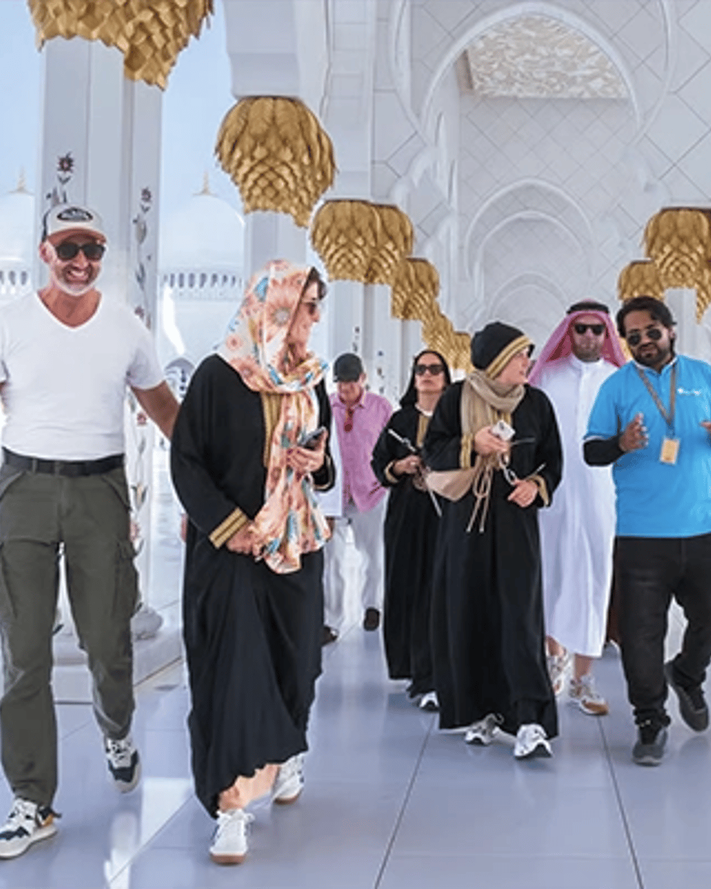 Abu Dhabi: Guided Walking Tour at Sheikh Zayed Grand Mosque