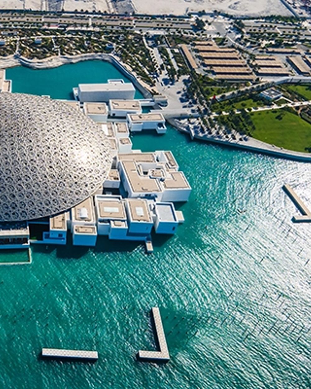 Louvre Museum Photo Stop & Abu Dhabi Corniche — 1