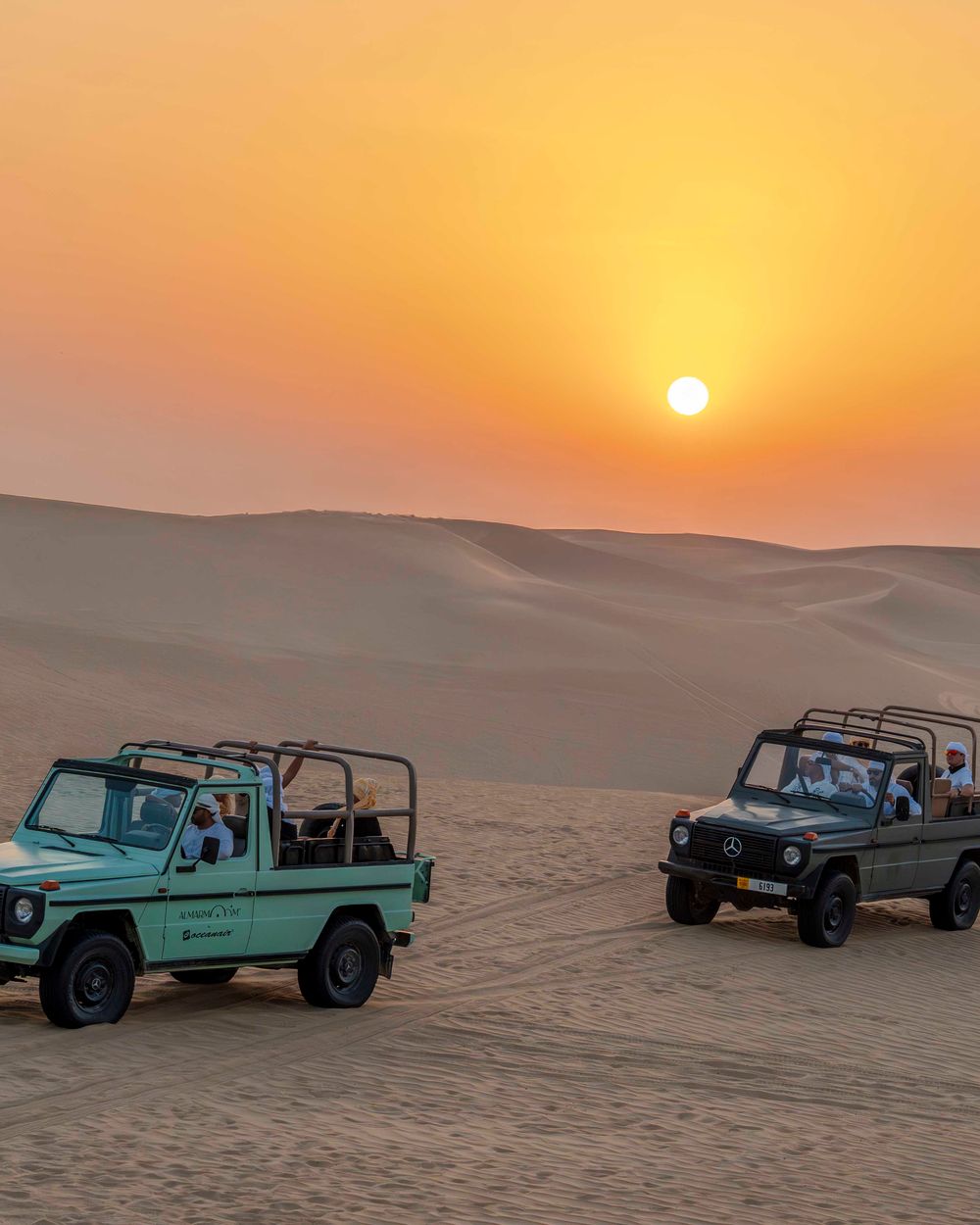 Dubai: Morning Heritage Safari in Vintage G-Class & Bedouin Breakfast at Al Marmoom 