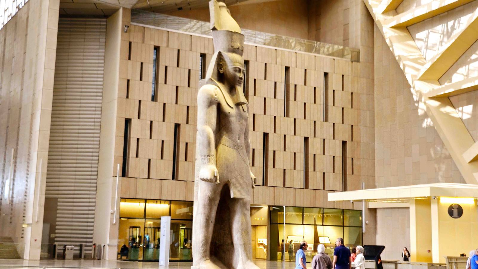 Cairo: Grand Egyptian Museum, Pyramids, Sphinx Tour & Lunch