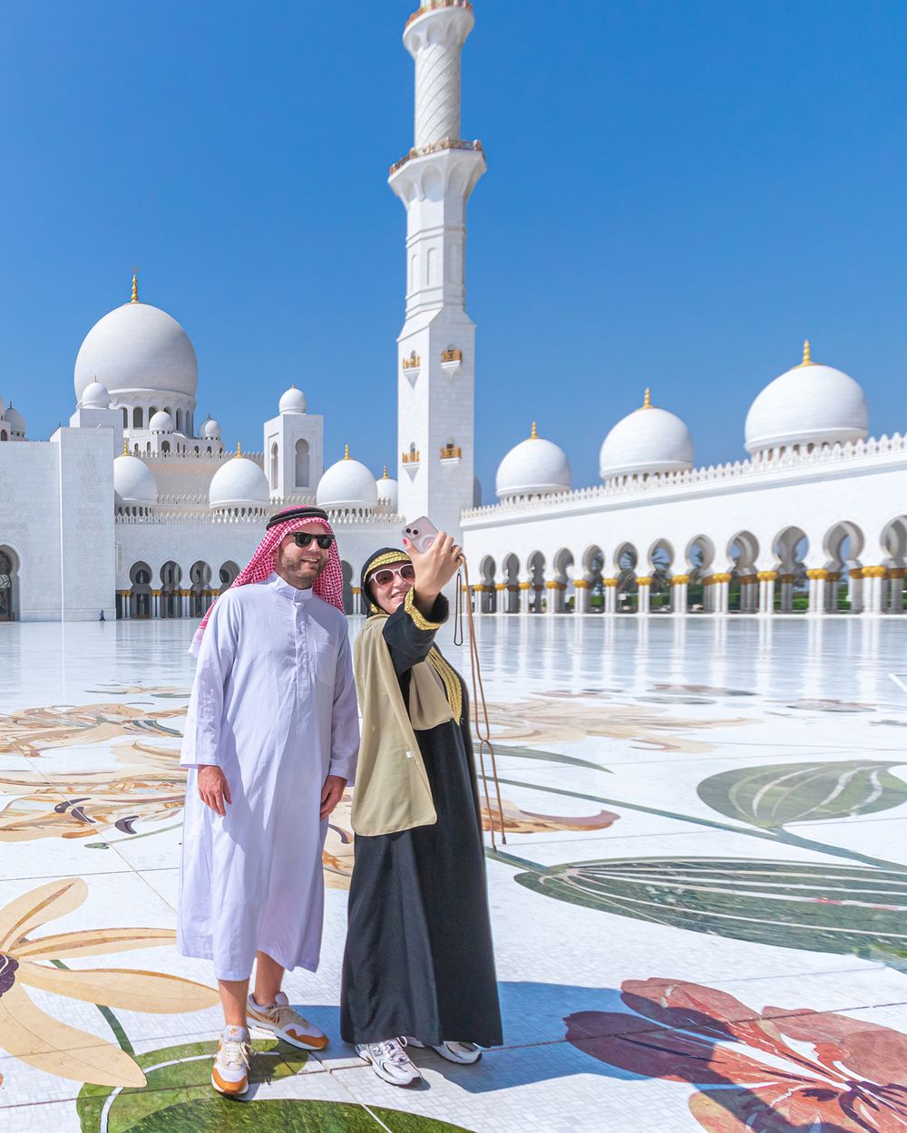 Premium Abu Dhabi Full-Day Sightseeing Tour from Dubai
