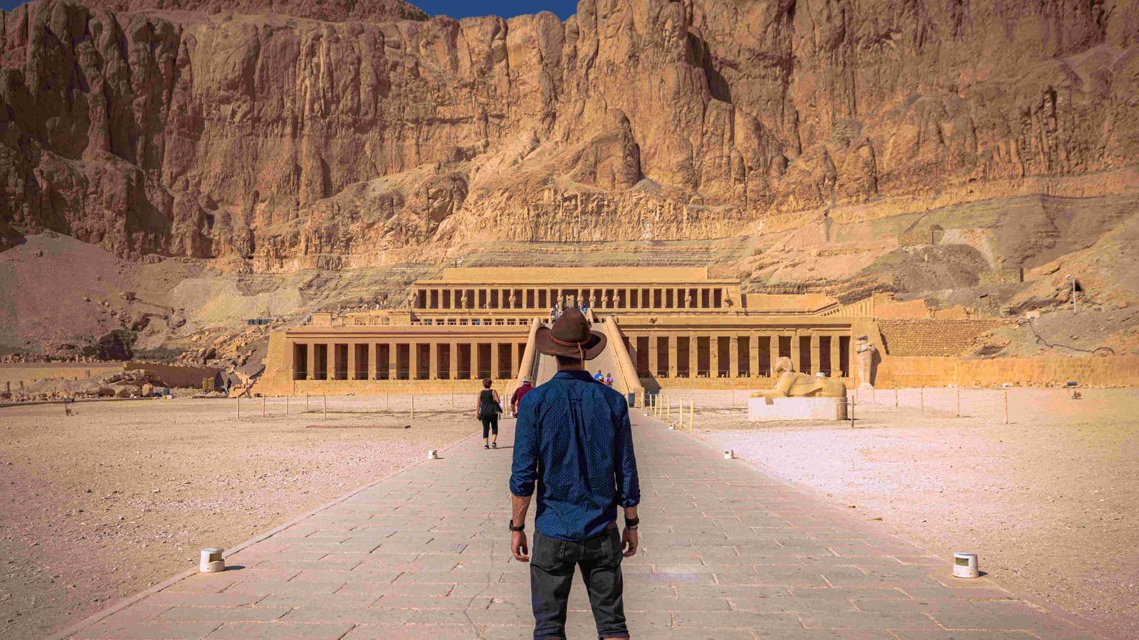 Hurghada: Luxor Tour with Valley of Kings, Karnak & Tut Tomb