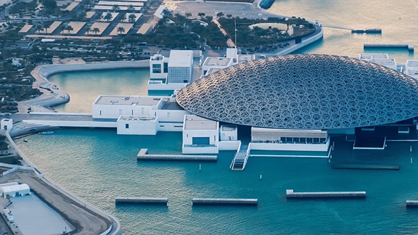 Abu Dhabi Tour: Sheikh Zayed Mosque, Louvre & Zayed Museum