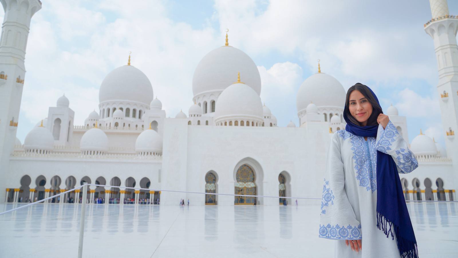 Premium Abu Dhabi Full-Day Sightseeing Tour from Dubai