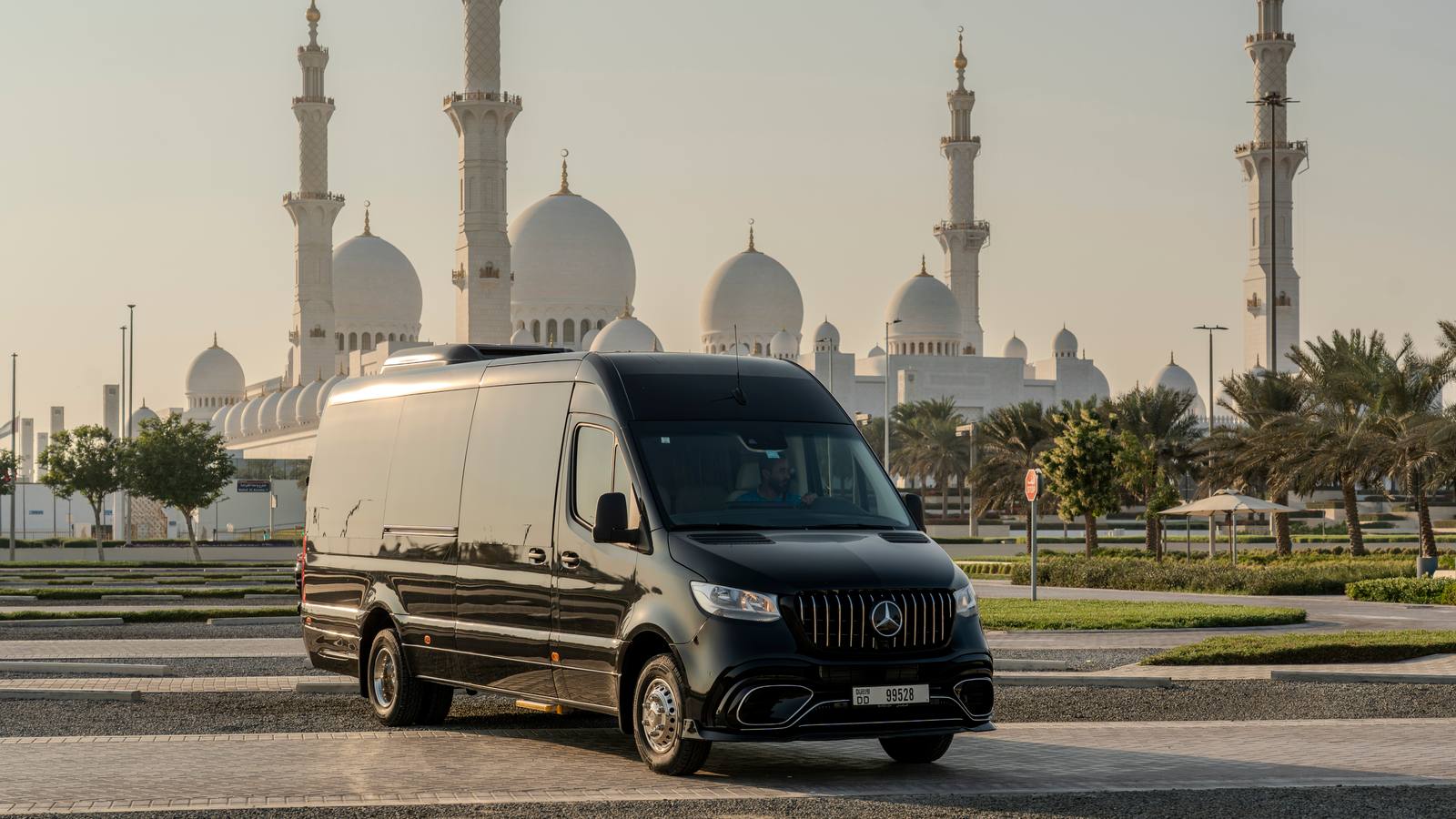 Abu Dhabi Culture Day-trip: Grand Mosque & Zayed Museum