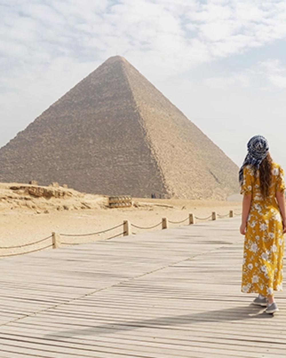 Cairo Highlights – Pyramids, Museum & Bazaar