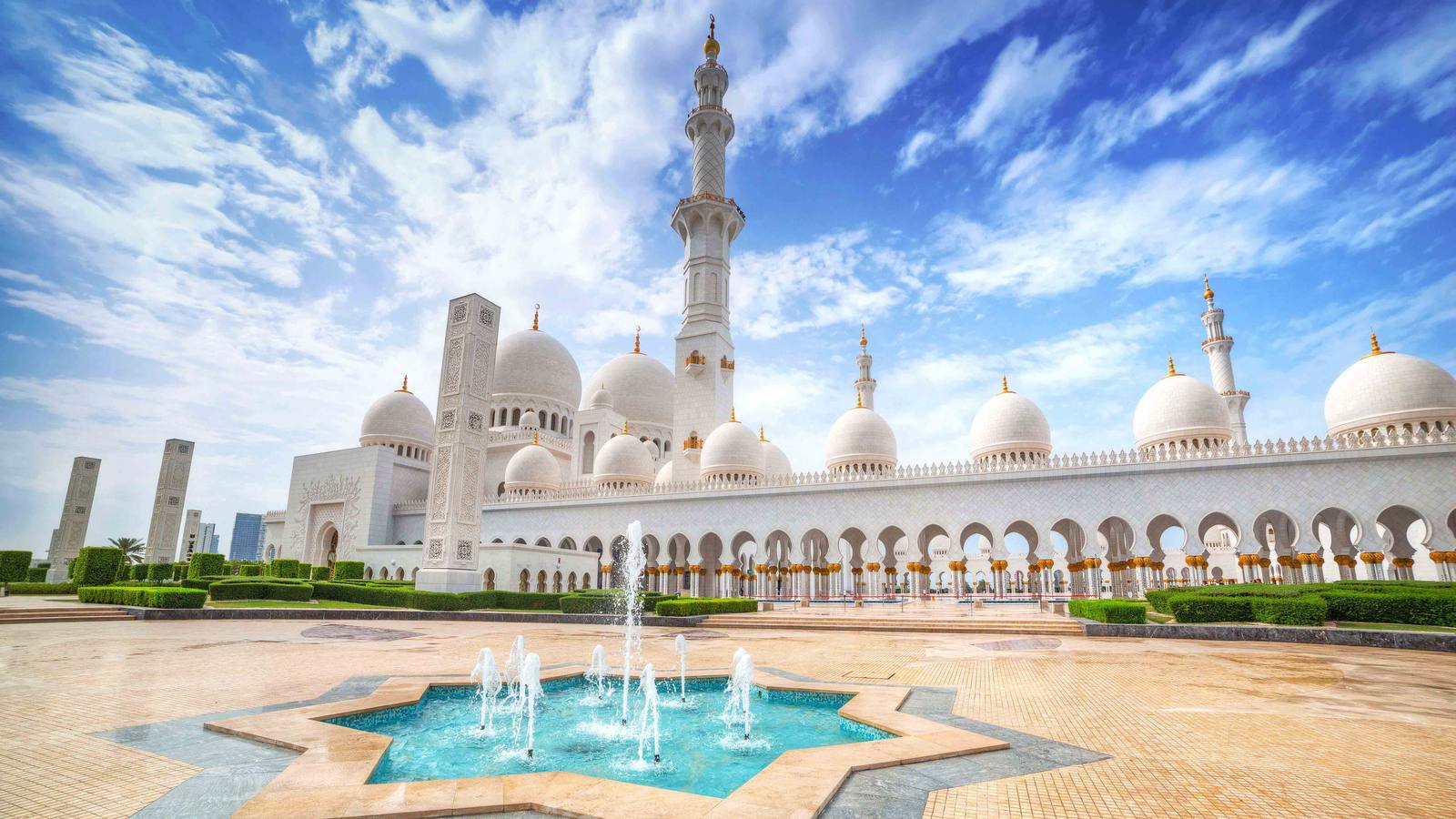 Abu Dhabi and the Desert of the Emirates in 3 days, from Dubai