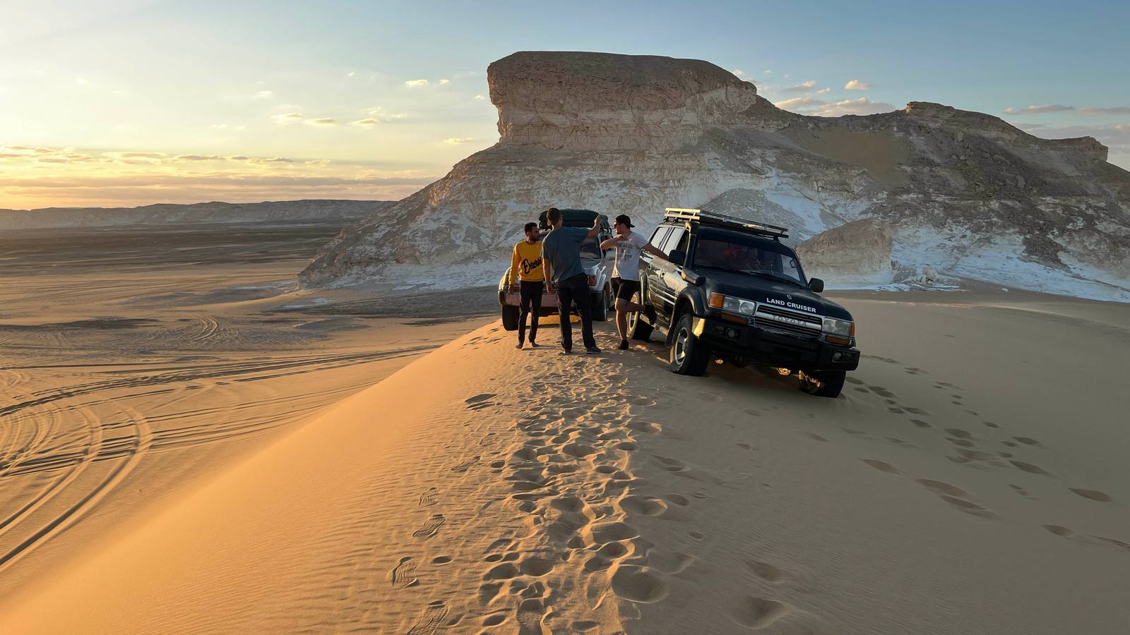 Cairo: 2-Day Bahariya Oasis Camp and Desert Tour