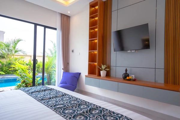 Deluxe-Pool-View-Room-3-1