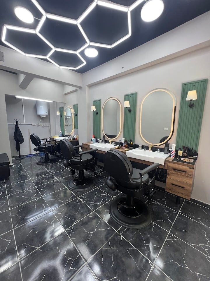 YY BARBER CLUB