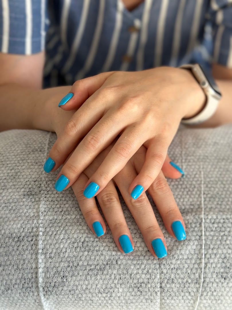 Siyah Oje BEAUTY (Manikür & Pedikür Ağda Salonu)