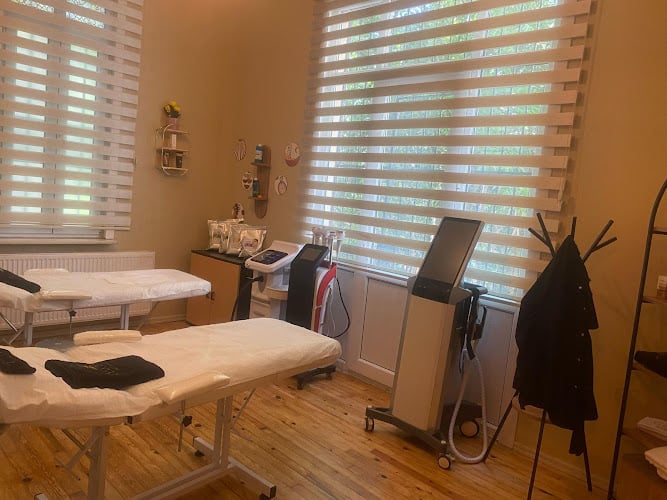 Velora Beauty Aesthetic / Kadıköy Lazer Epilasyon / Kadıköy Hydrafacial Cilt Bak