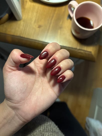 Pinky nail bar