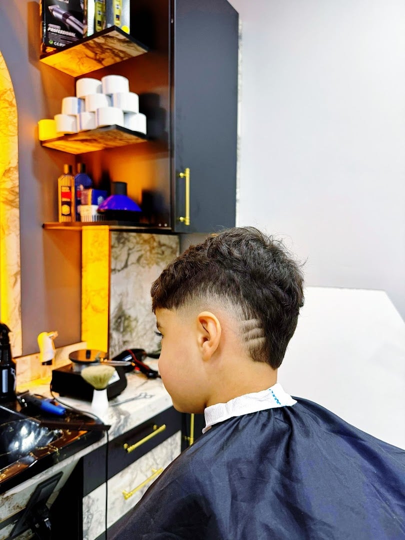 SALON BLACK BERBER & SHOP