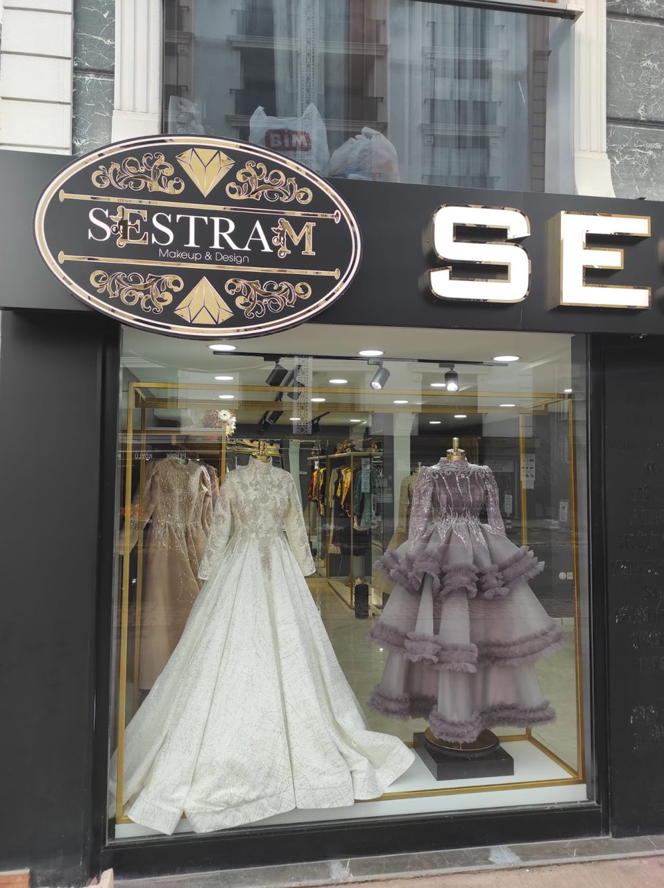 SESTRAM MAKEUP & DESIGN