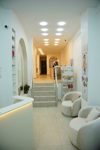 SENA BEAUTY LOUNGE | İSTANBUL BEŞİKTAŞ GÜZELLİK SALONU-PROTEZ TIRNAK-CİLT BAKIMI