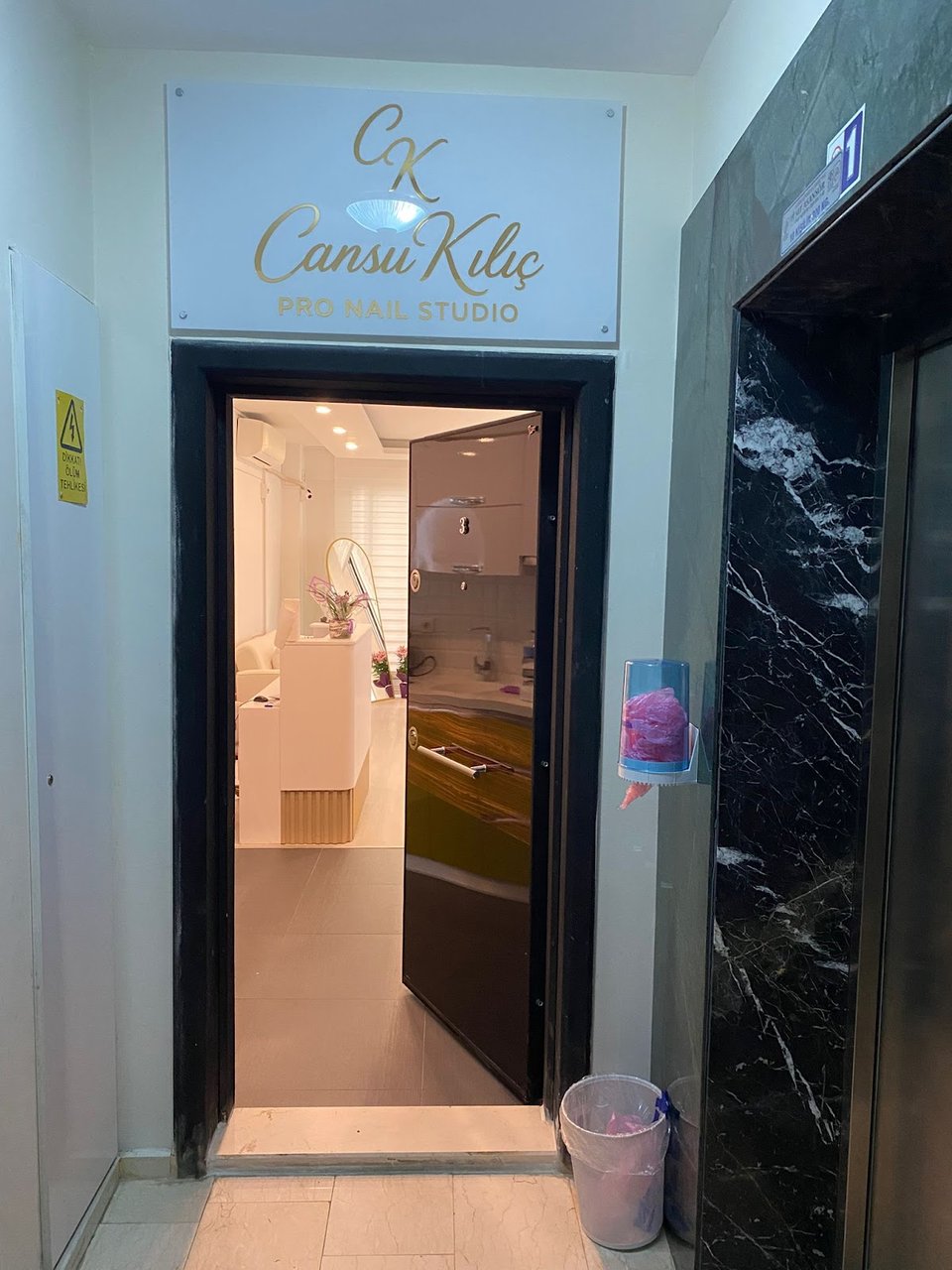 Cansu Kılıç Pro Nail Studio