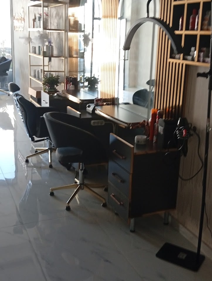 YAĞMUR GUZELİK ESTETİK SALONU