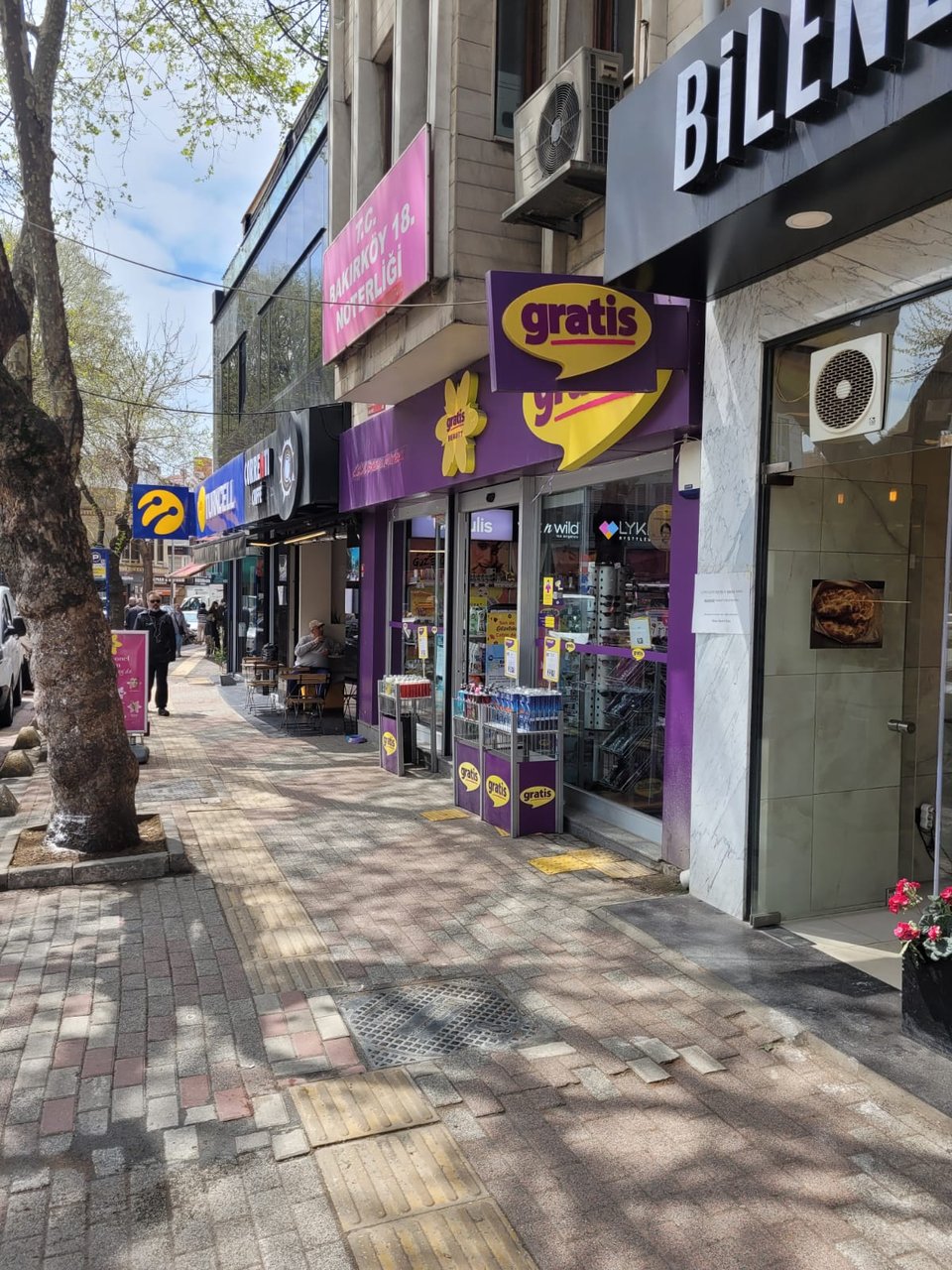 Gratis (İST YEŞİLKÖY ÇAR. CD)