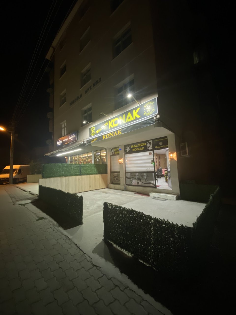 Saloon konak