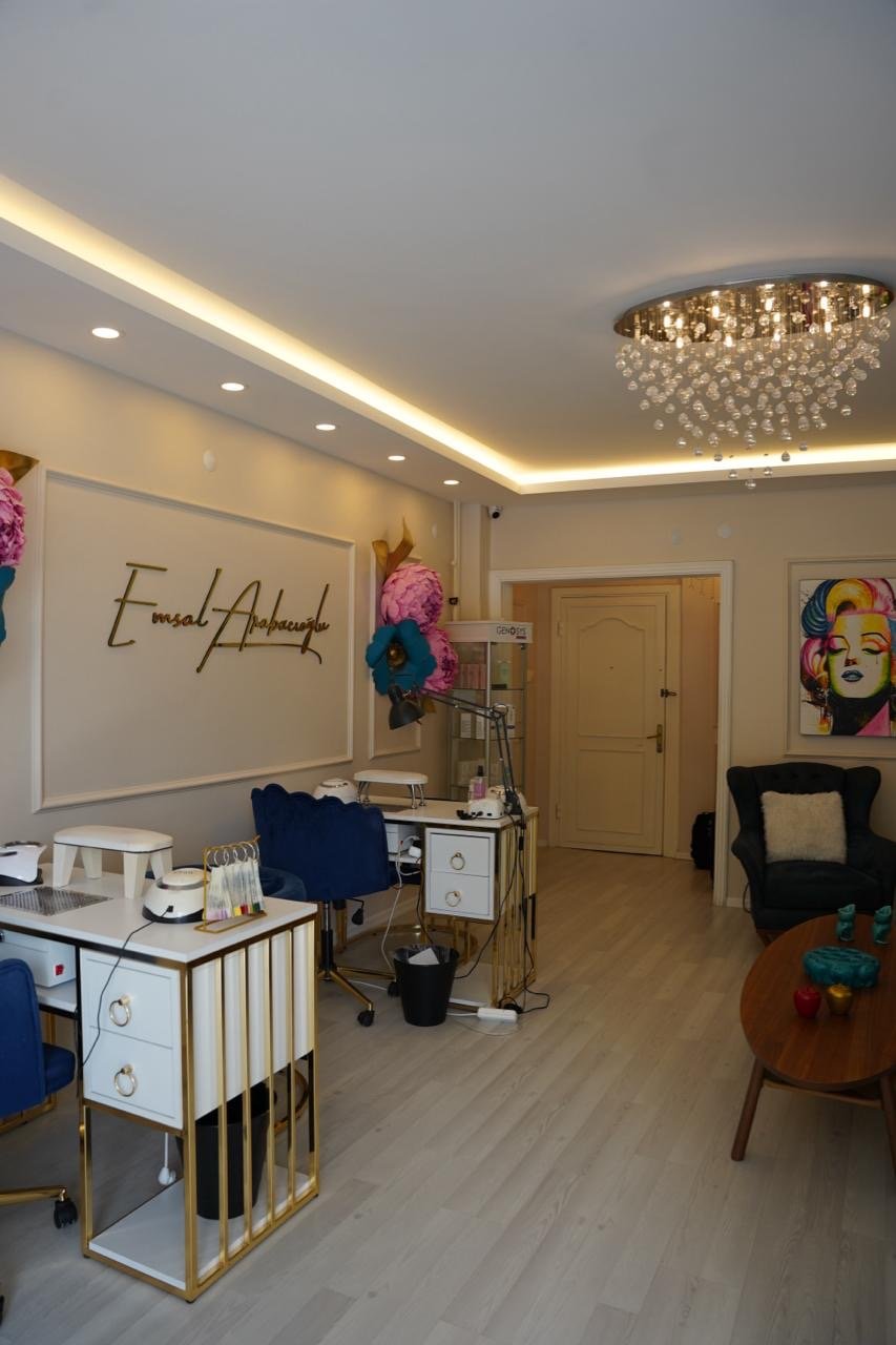 EMSAL MAKEUP STUDIO