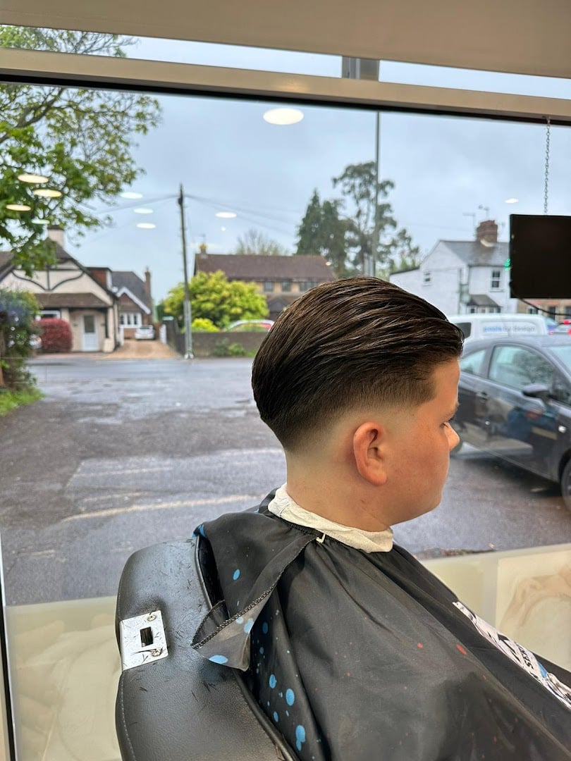 İstanbul barber old Woking