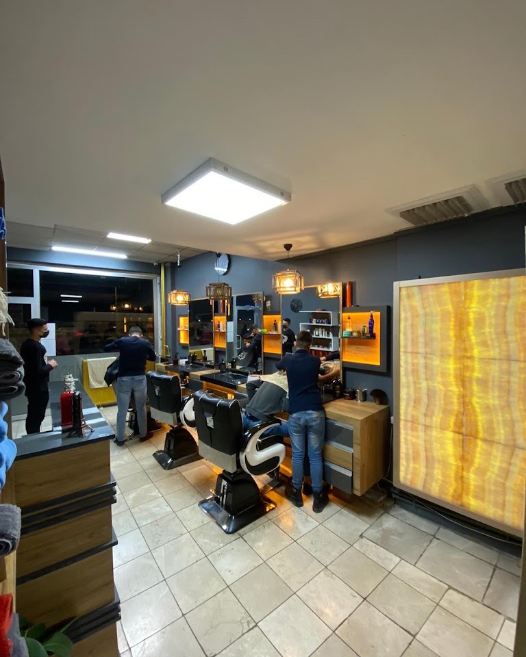 SALON THE BARBER